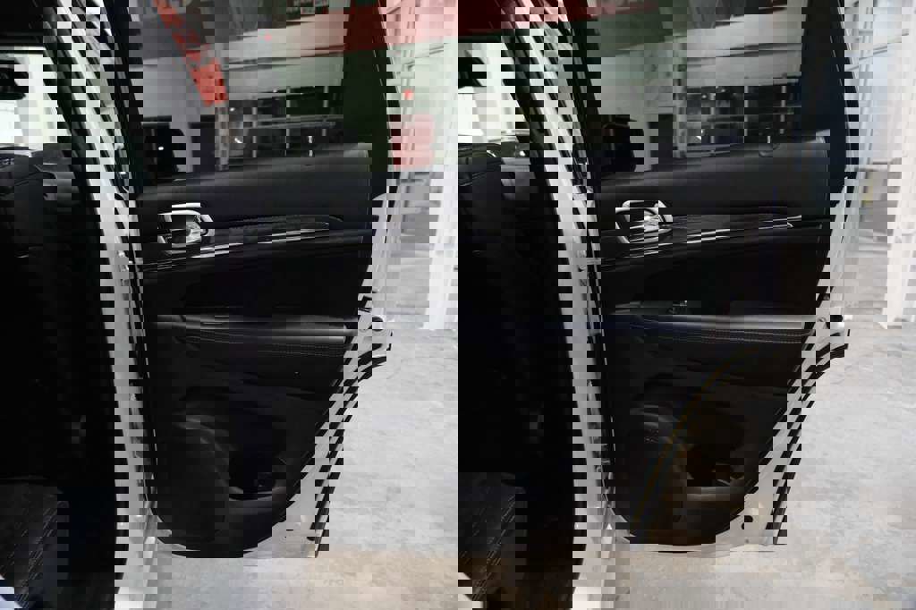 Used 2018 Jeep Grand Cherokee SRT w/ Trailer Tow Group IV image 26