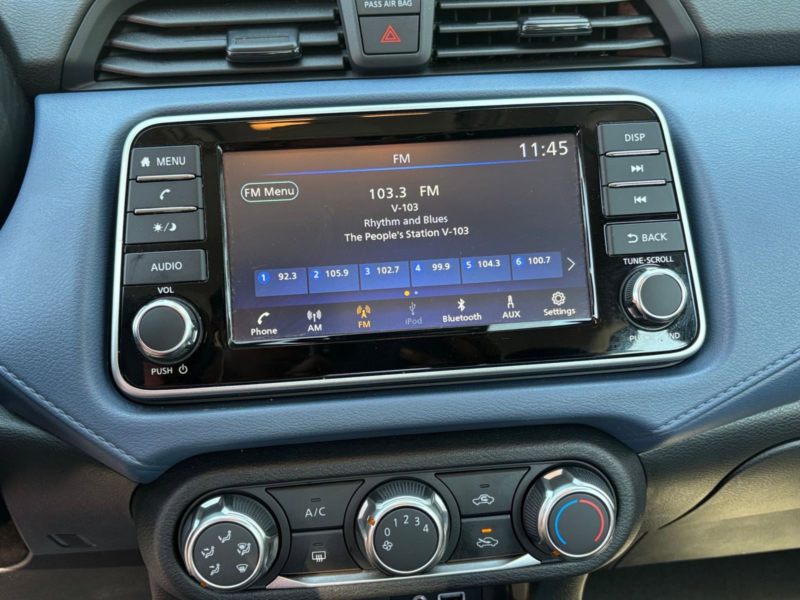 Used 2025 Nissan Versa SV FWD image 20