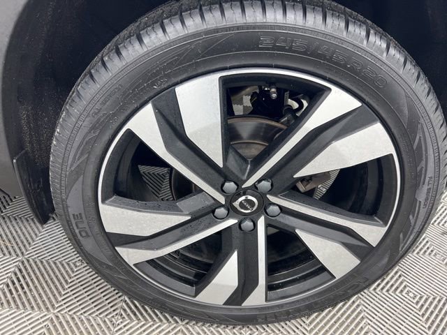 Used 2023 Volvo XC40 B5 Plus w/ Driver Assist Package image 10