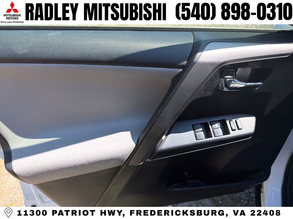 Used 2017 Toyota RAV4 XLE FWD image 4