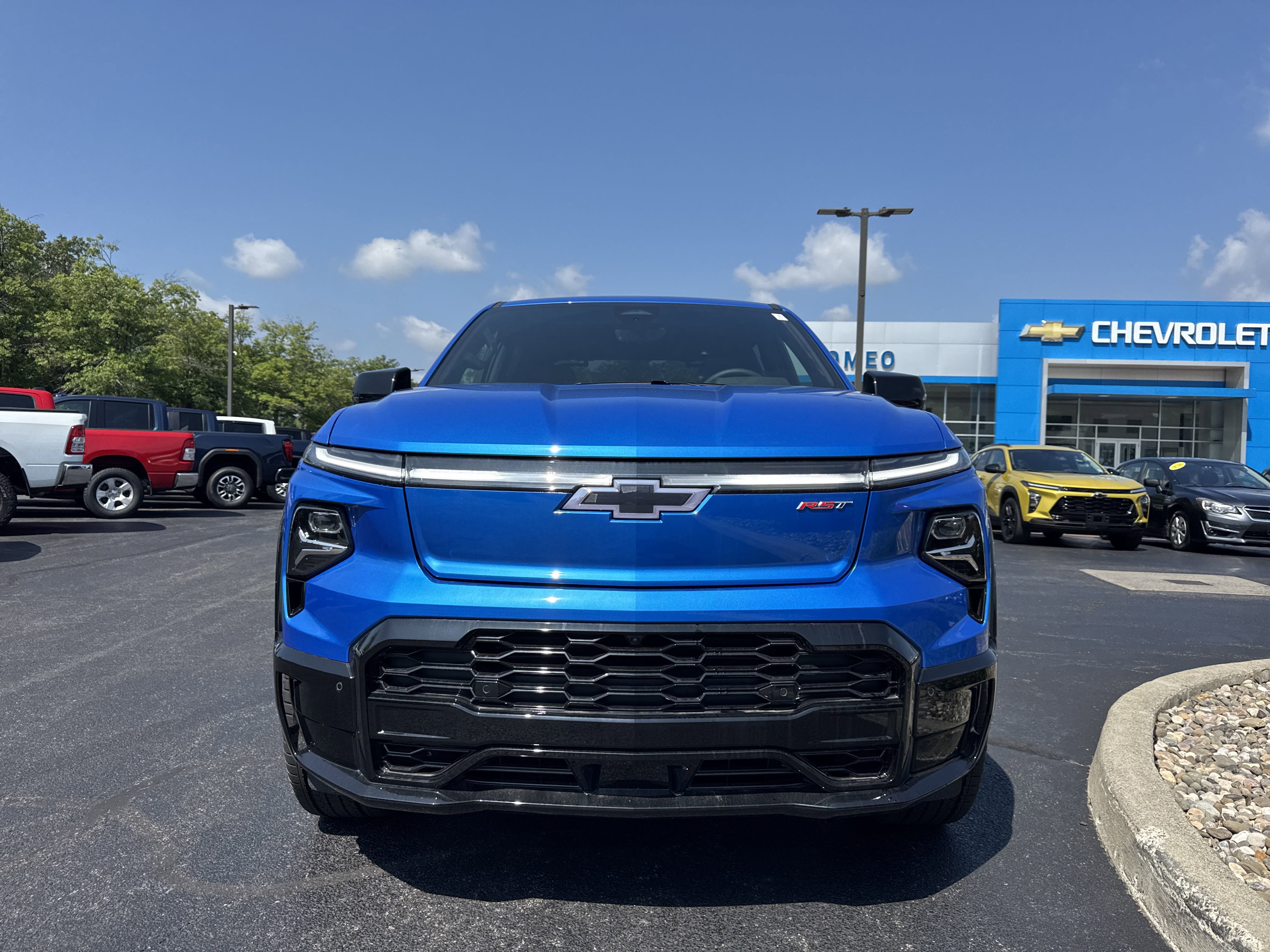 New 2025 Chevrolet Silverado EV RST image 2