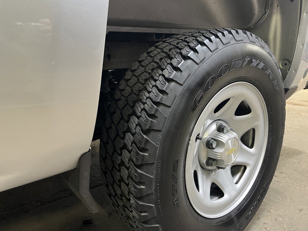 Used 2018 Chevrolet Silverado 1500 W/T w/ Trailering Package image 14