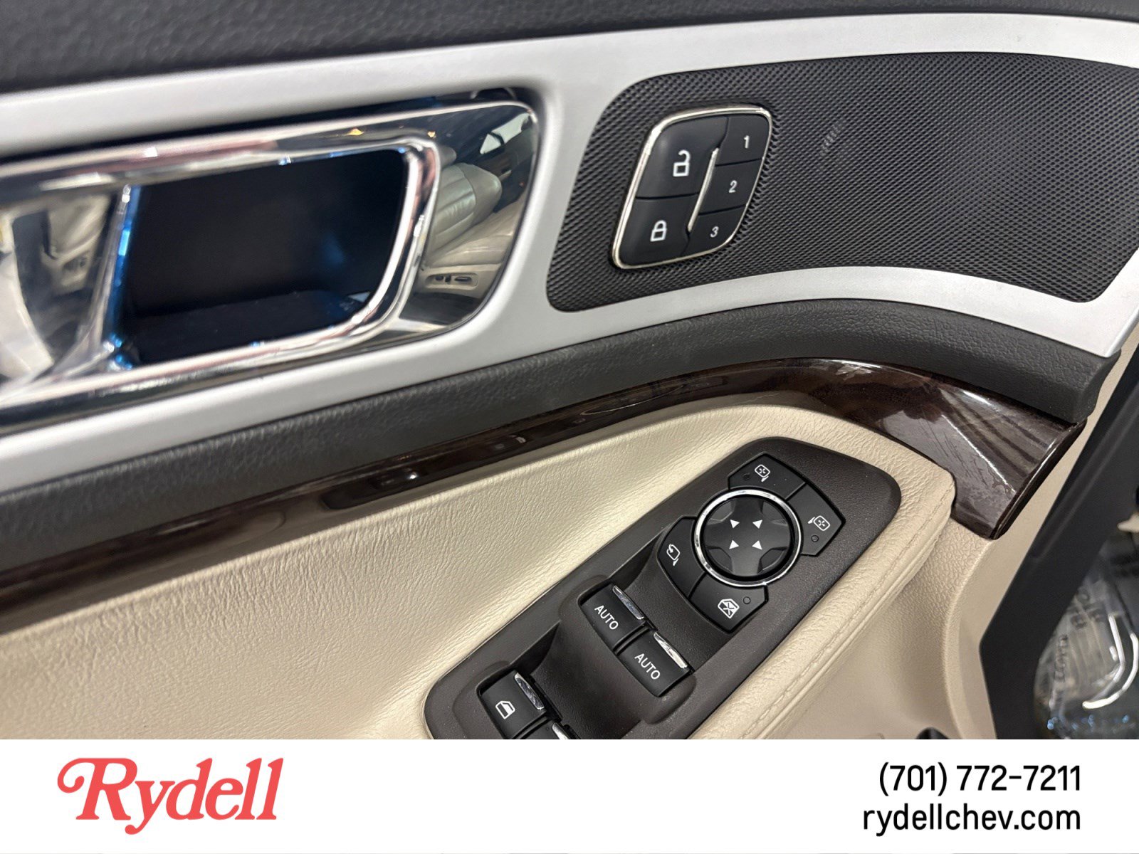 Used 2012 Ford Explorer Limited w/ Class III Trailer Tow Pkg AWD/4WD image 11