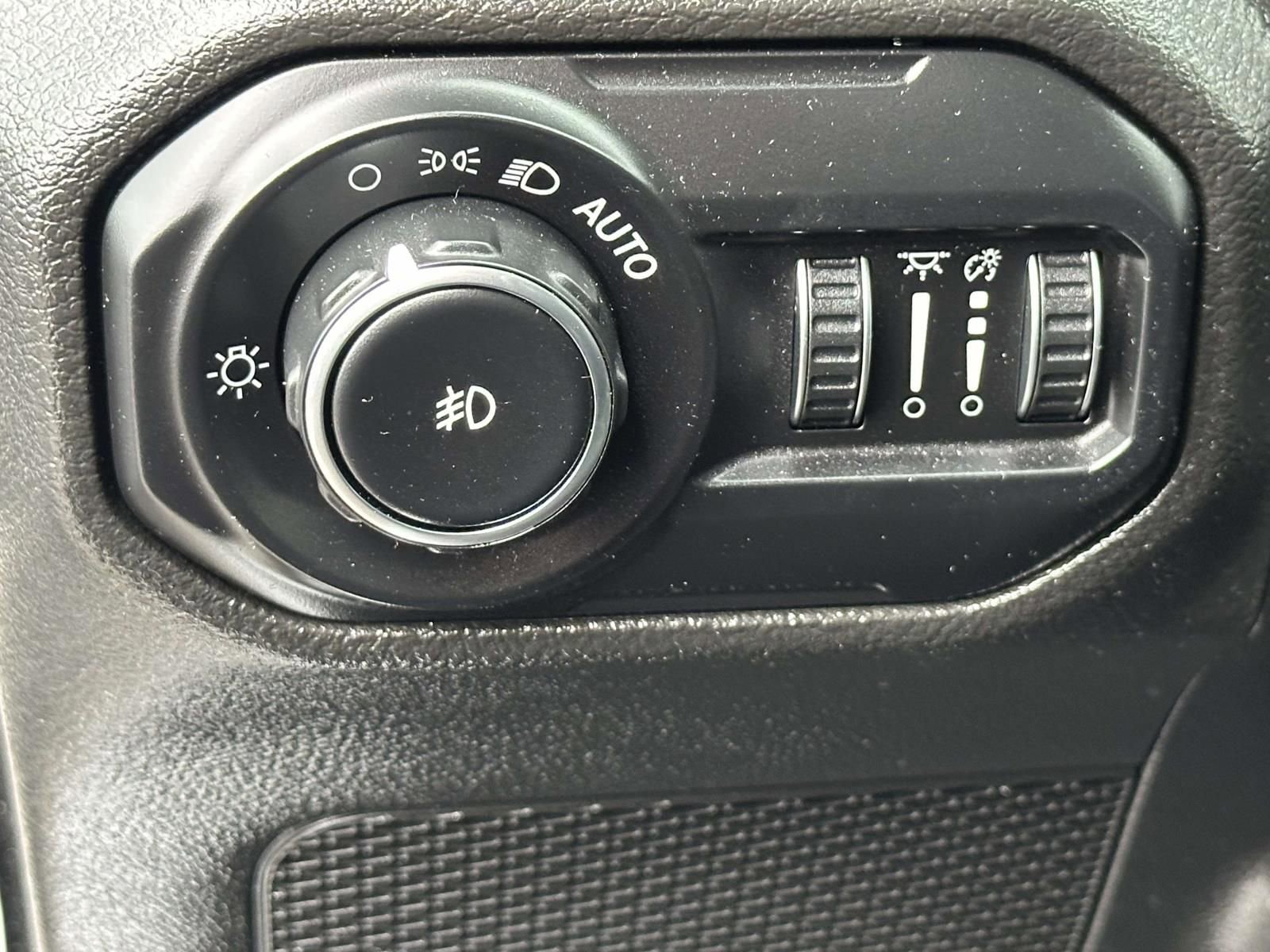 Used 2022 Jeep Wrangler Unlimited Sport image 9