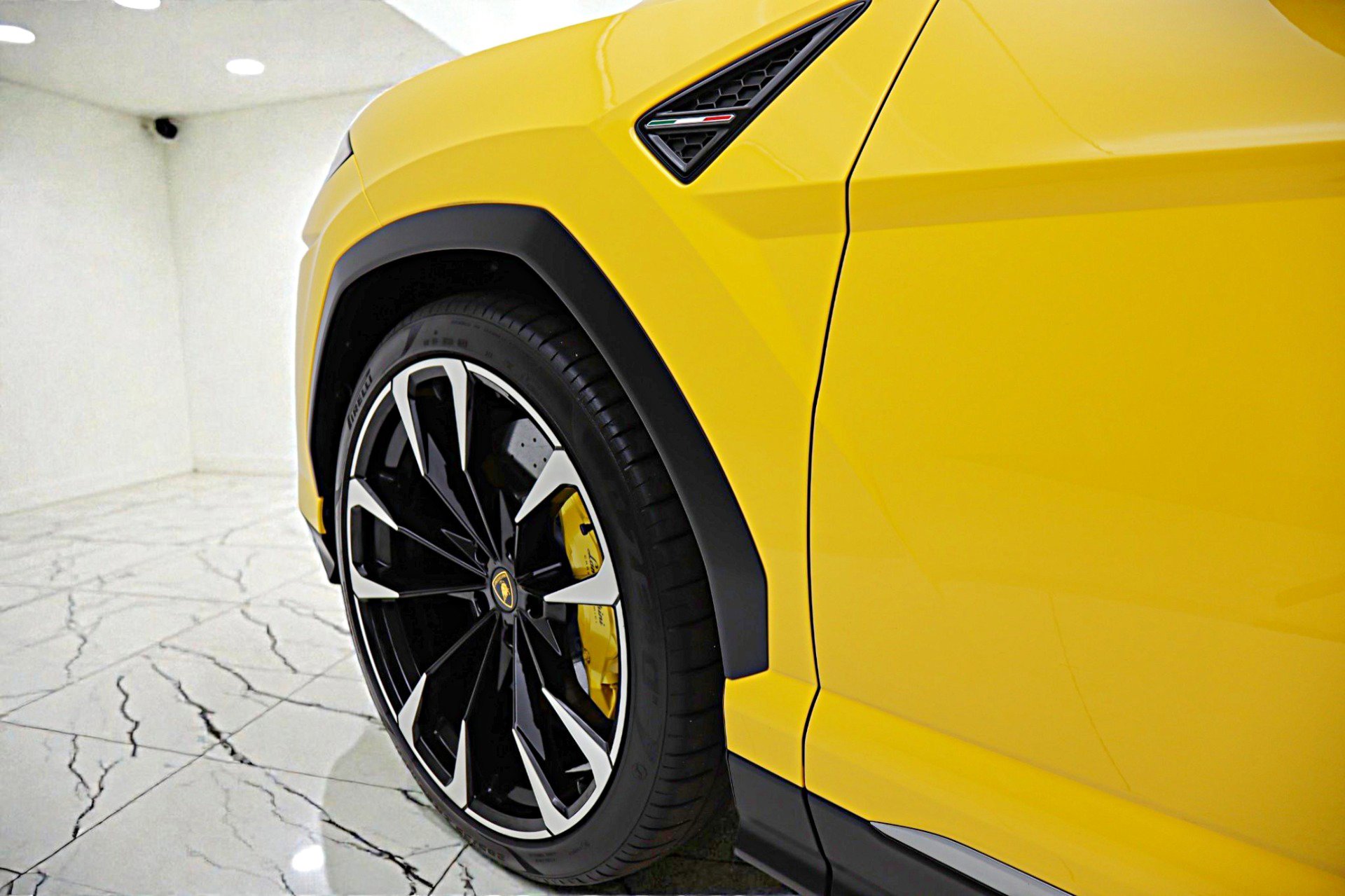 Used 2022 Lamborghini Urus image 14