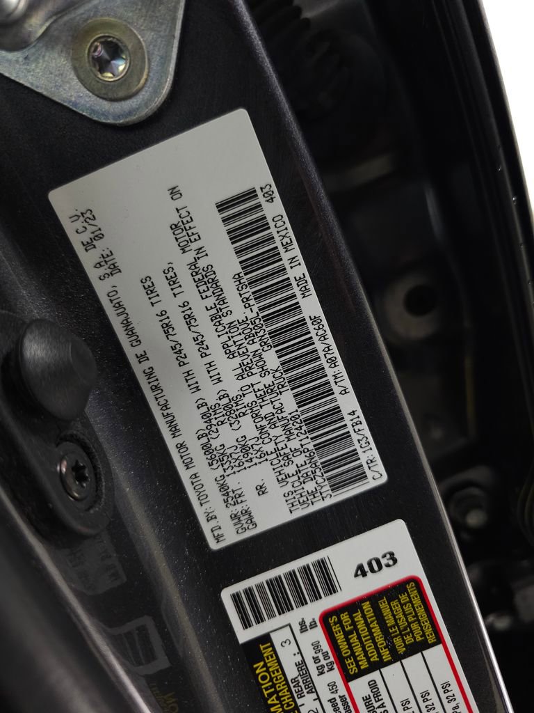 Used 2023 Toyota Tacoma SR AWD/4WD image 31