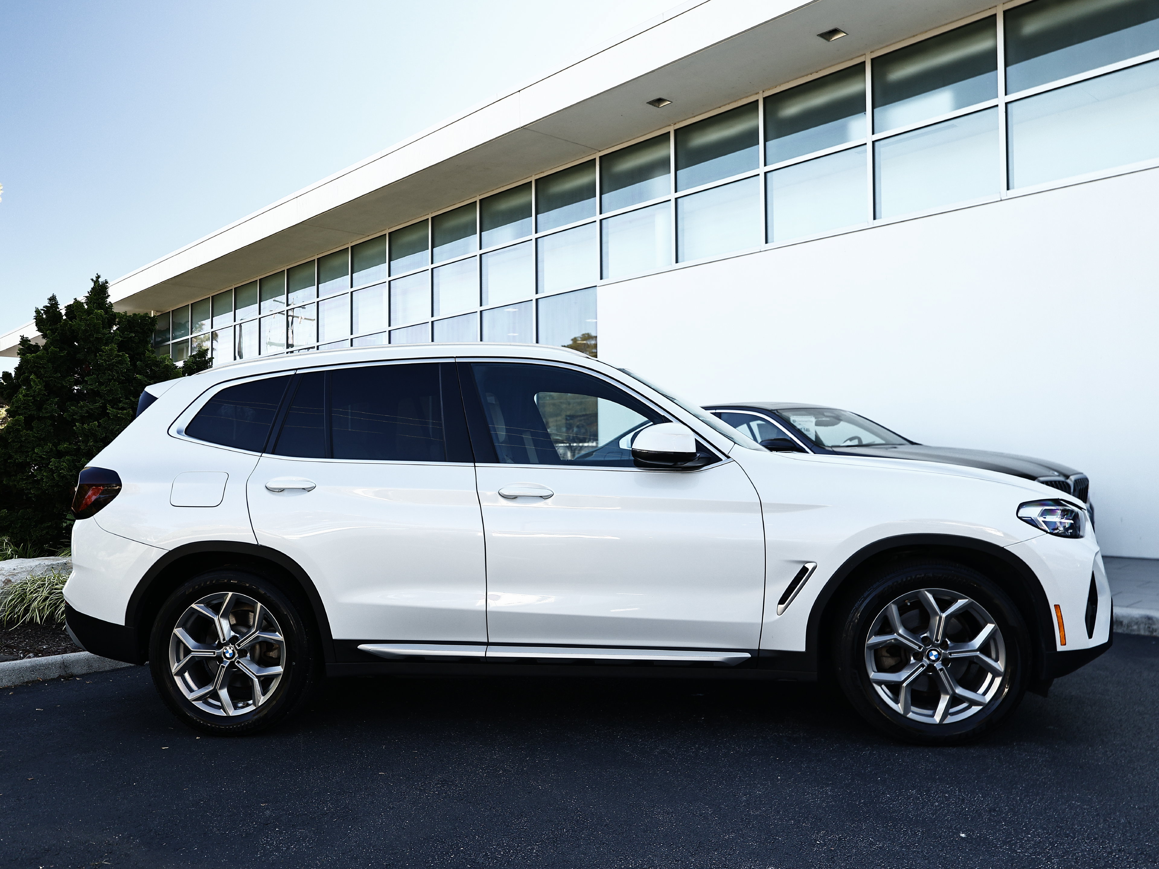 Used 2022 BMW X3 xDrive30i AWD/4WD image 4