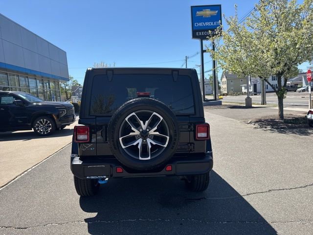 Used 2024 Jeep Wrangler Unlimited w/ Convenience Group AWD/4WD image 7
