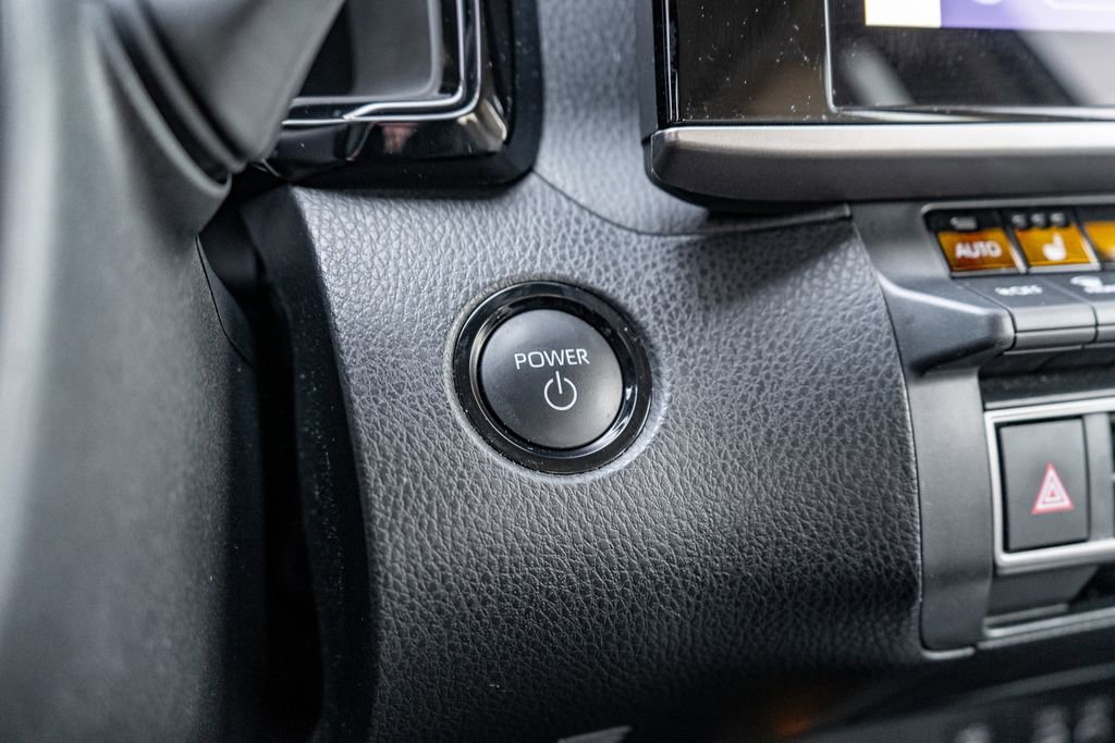 Used 2025 Toyota Camry XLE image 24