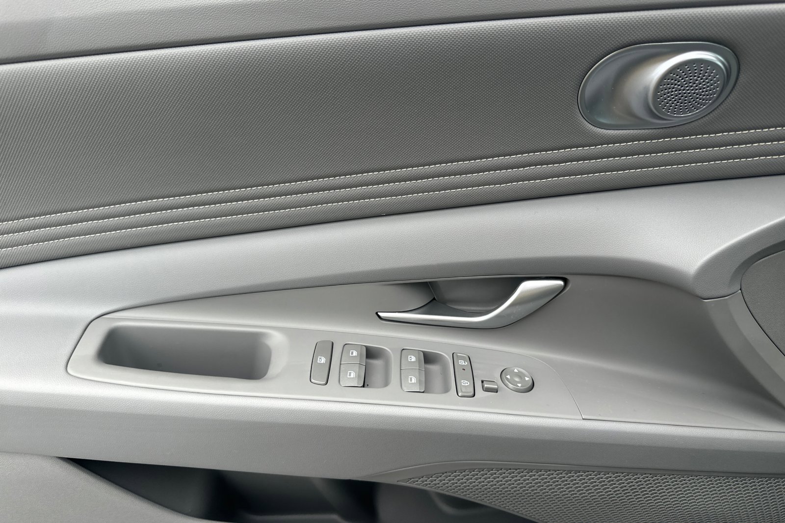 New 2026 Hyundai Elantra Sport FWD image 11