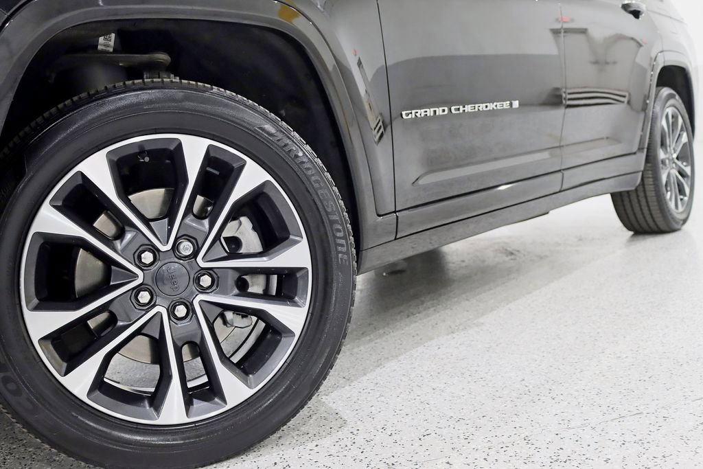 Used 2023 Jeep Grand Cherokee L Overland AWD/4WD image 4