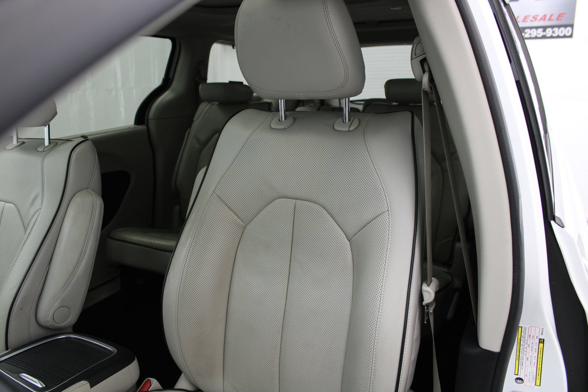 Used 2021 Chrysler Pacifica Limited w/ Premium & Safety Sphere Group AWD/4WD image 17