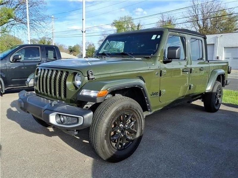 Used 2022 Jeep Gladiator Sport AWD/4WD image 2
