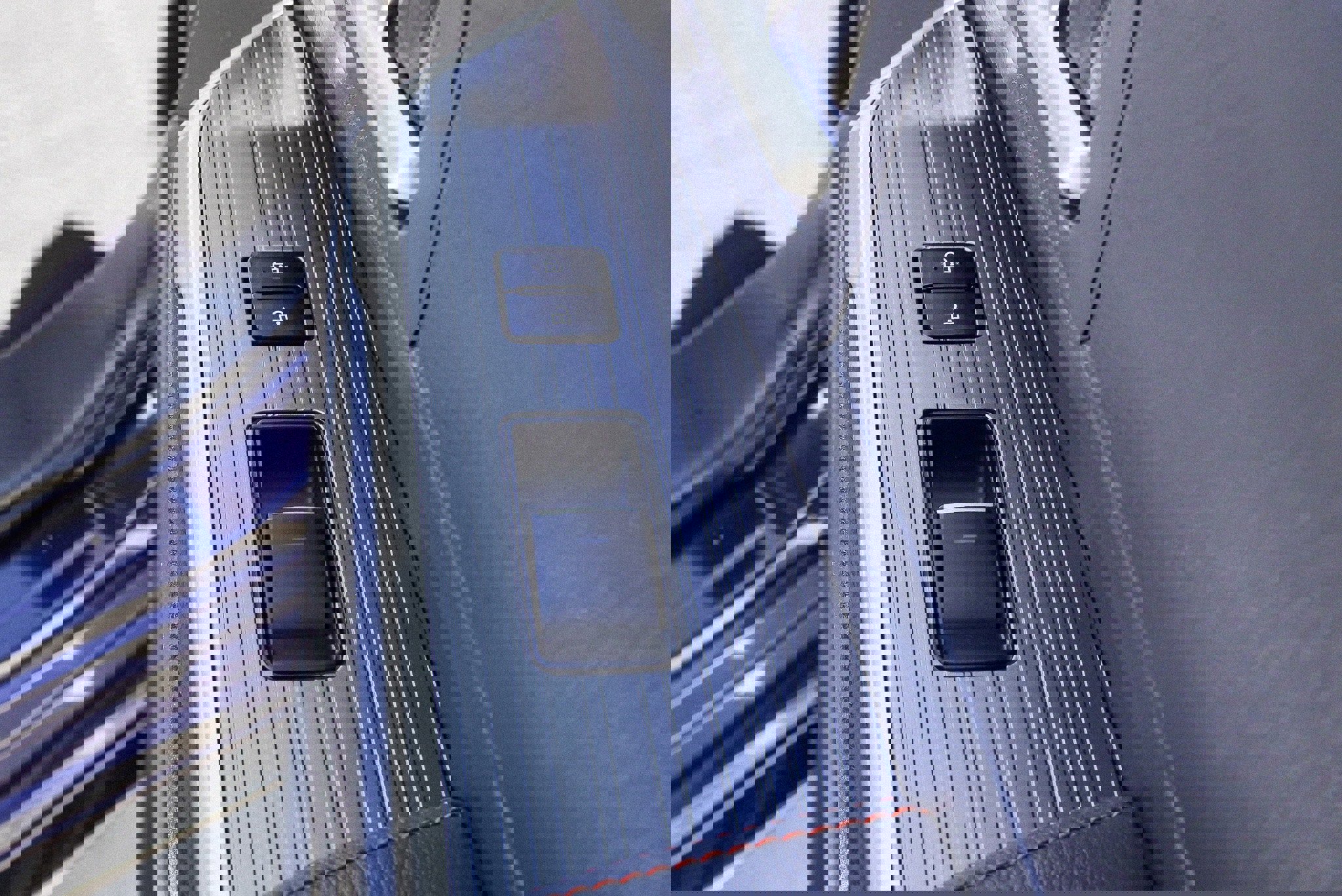 Used 2023 Toyota Sienna XSE image 27