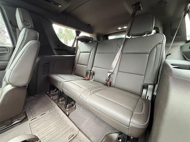 Used 2023 GMC Yukon XL Denali w/ Denali Reserve Package RWD image 12