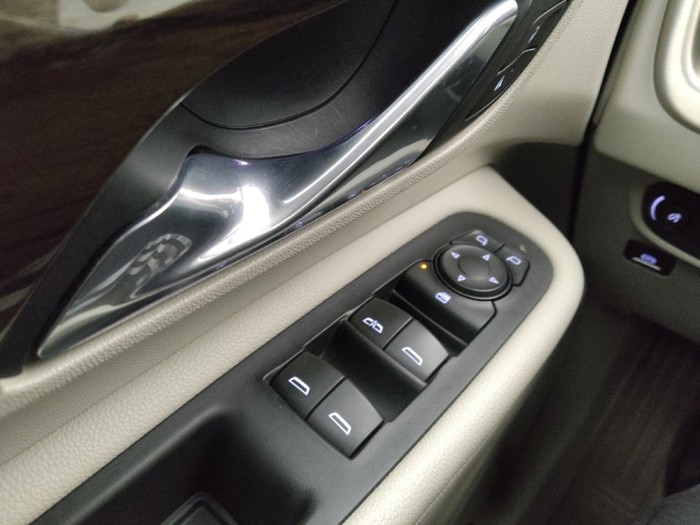 Used 2019 GMC Terrain Denali w/ Advanced Safety Package image 27