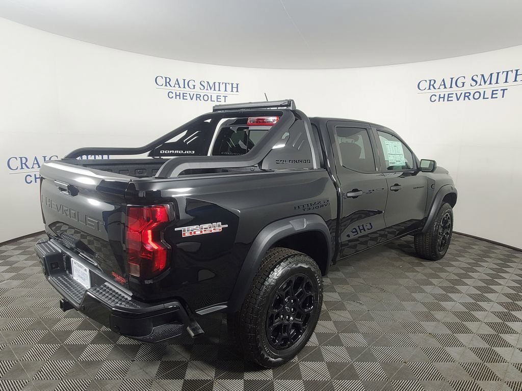 New 2026 Chevrolet Colorado Trail Boss w/ Midnight Edition AWD/4WD image 5