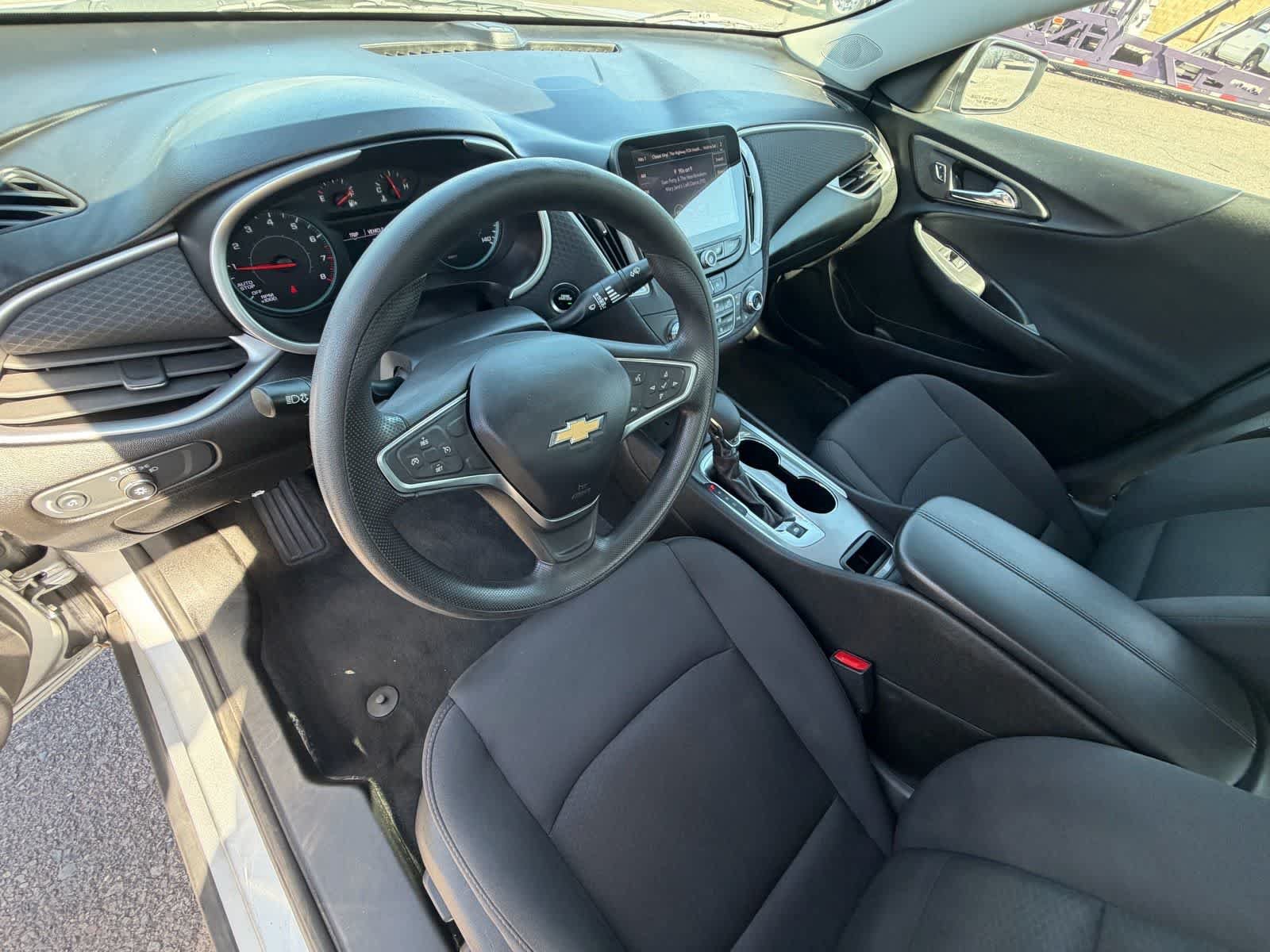 Used 2022 Chevrolet Malibu LT FWD image 13