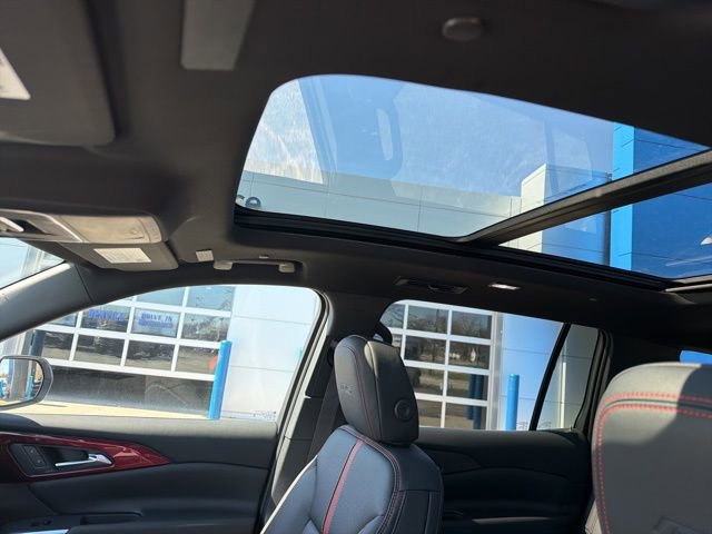 New 2026 Chevrolet Traverse RS image 25
