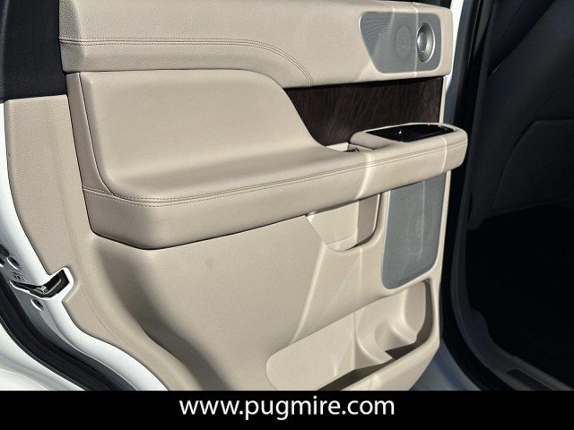 Used 2021 Lincoln Navigator Reserve w/ Luxury Package image 21