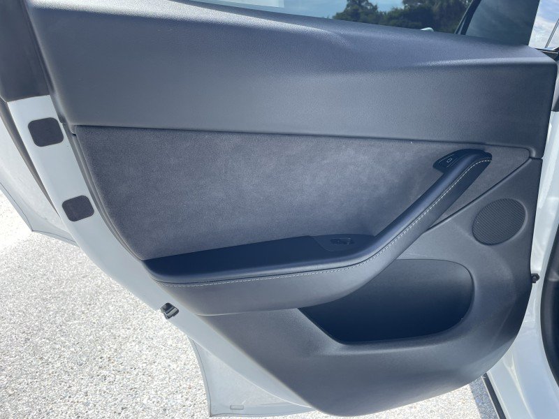Used 2021 Tesla Model Y Long Range AWD/4WD image 21
