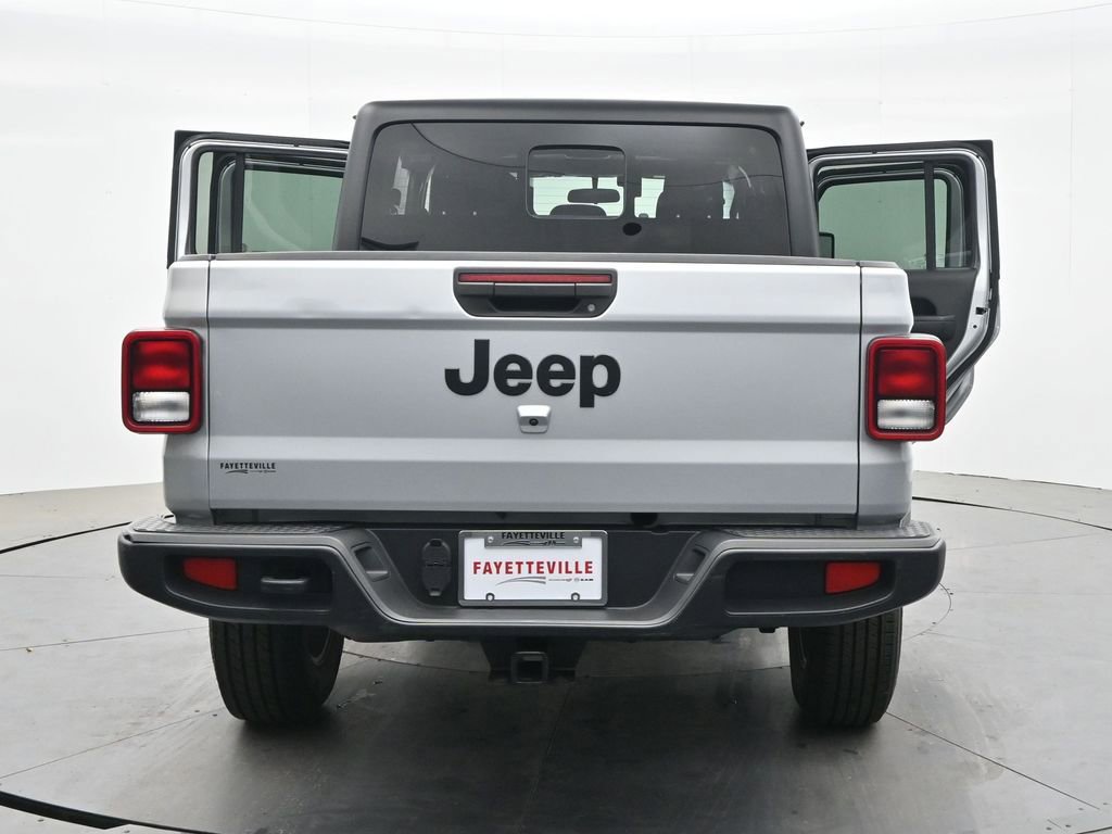 Used 2023 Jeep Gladiator Sport AWD/4WD image 38
