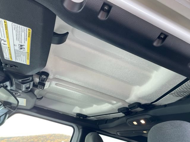Used 2024 Jeep Wrangler Unlimited Sahara AWD/4WD image 31