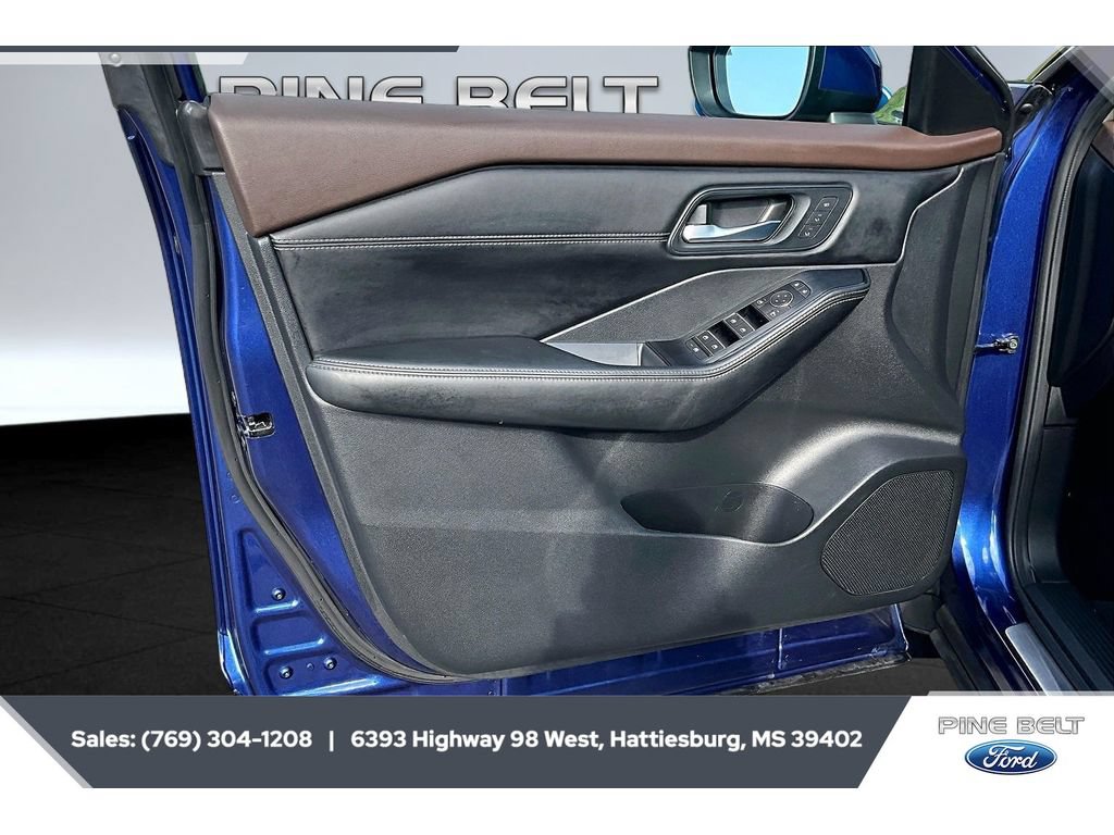 Used 2023 Nissan Rogue SL AWD/4WD image 17