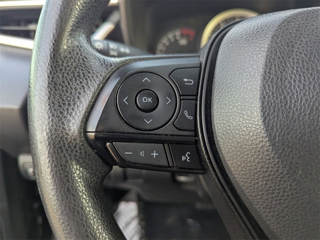 Used 2022 Toyota Corolla LE image 25