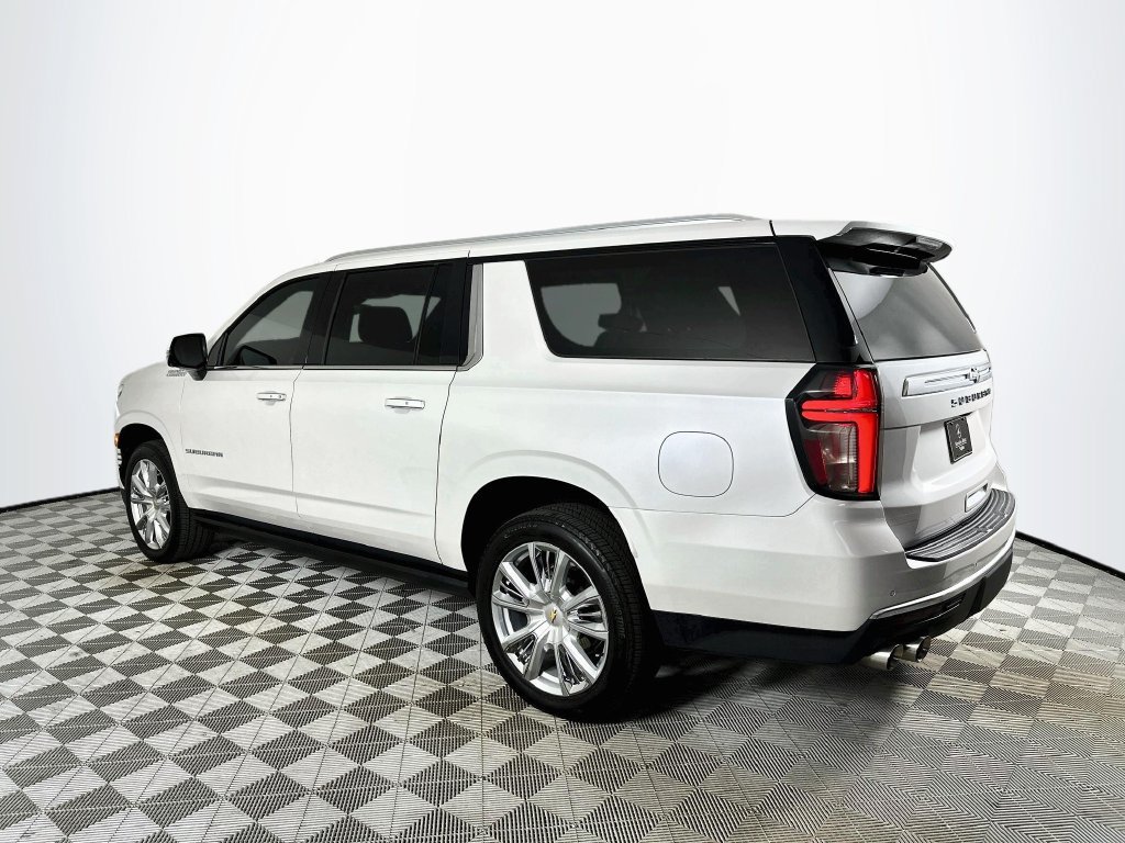 Used 2023 Chevrolet Suburban High Country AWD/4WD image 5