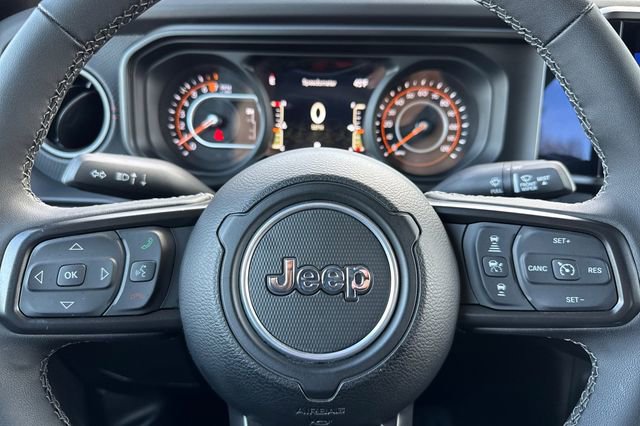 Used 2025 Jeep Gladiator Rubicon w/ Convenience Group image 36