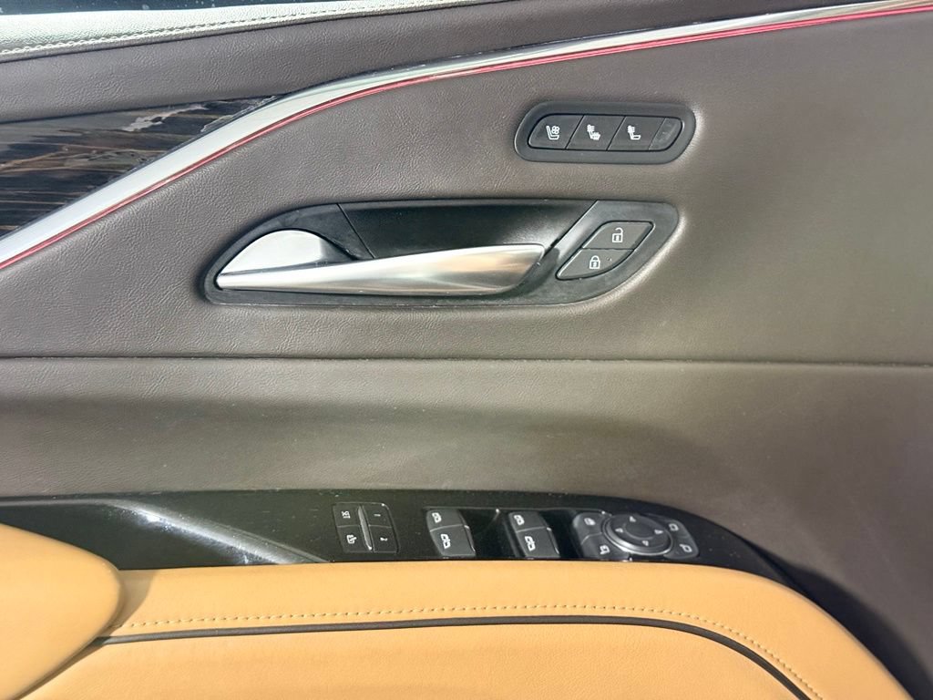 Used 2021 Cadillac Escalade ESV Premium Luxury AWD/4WD image 22