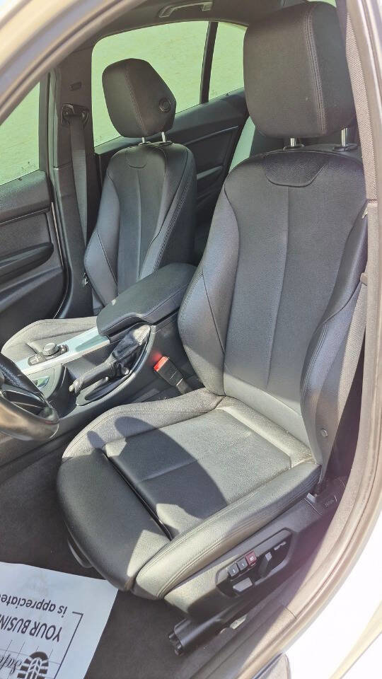 Used 2015 BMW 320i Sedan RWD image 29