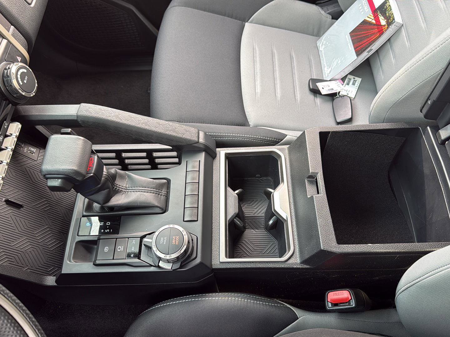 Used 2024 Toyota Tacoma TRD Sport AWD/4WD image 35