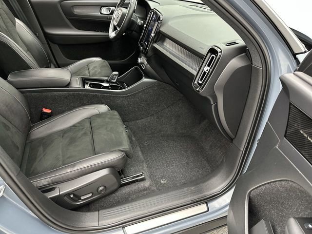 Used 2021 Volvo XC40 P8 Recharge w/ Advanced Package image 25