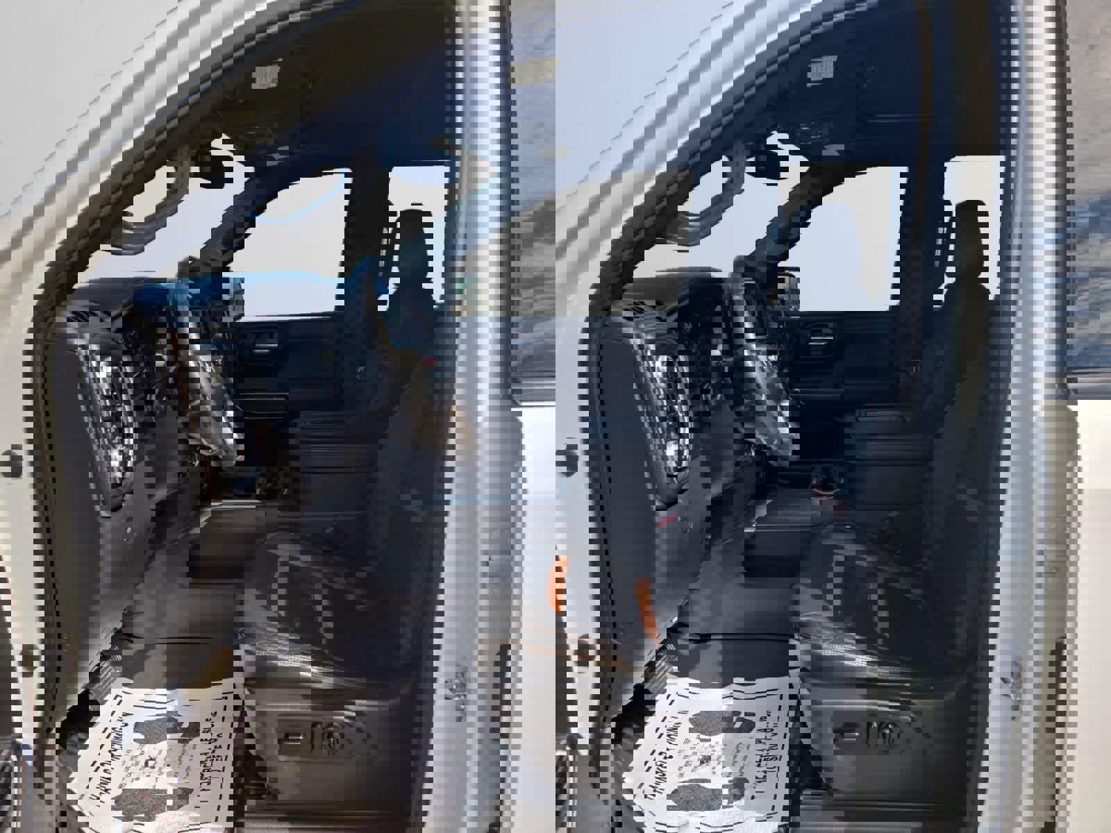 Used 2021 GMC Sierra 1500 AT4 w/ AT4 Preferred Package image 9