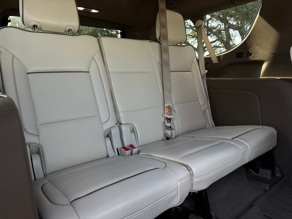 Used 2025 GMC Yukon XL Denali w/ Sun & Power Step Package AWD/4WD image 12