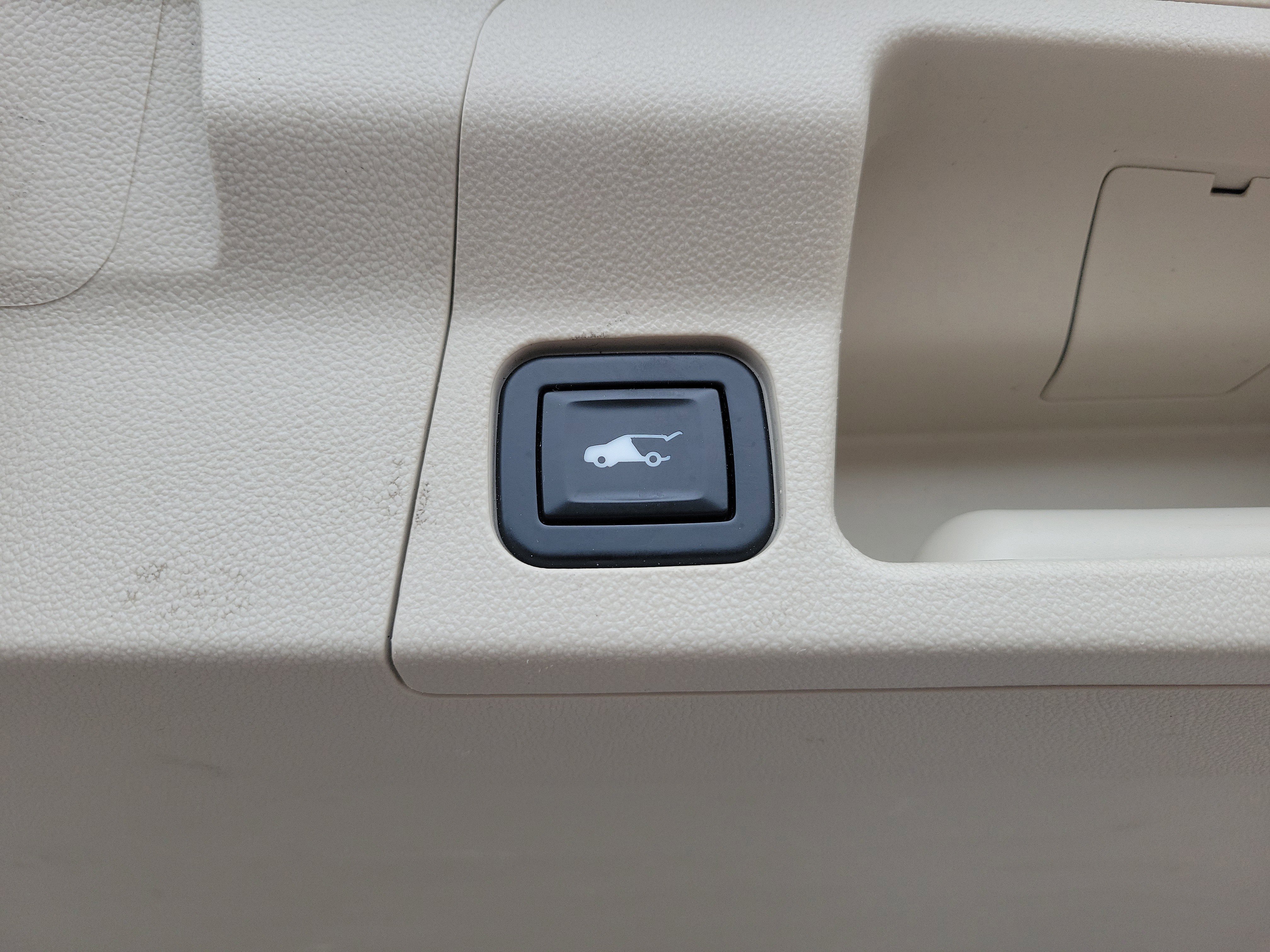 Used 2021 GMC Acadia Denali w/ Denali Technology Package image 8