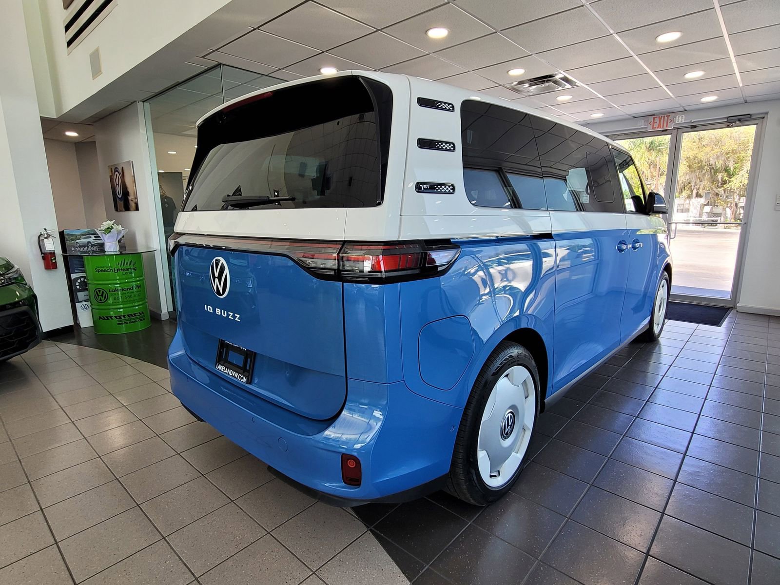 Used 2025 Volkswagen ID. Buzz 1st Edition image 5
