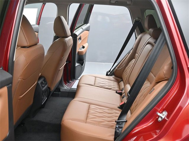New 2026 Nissan Rogue Platinum image 9