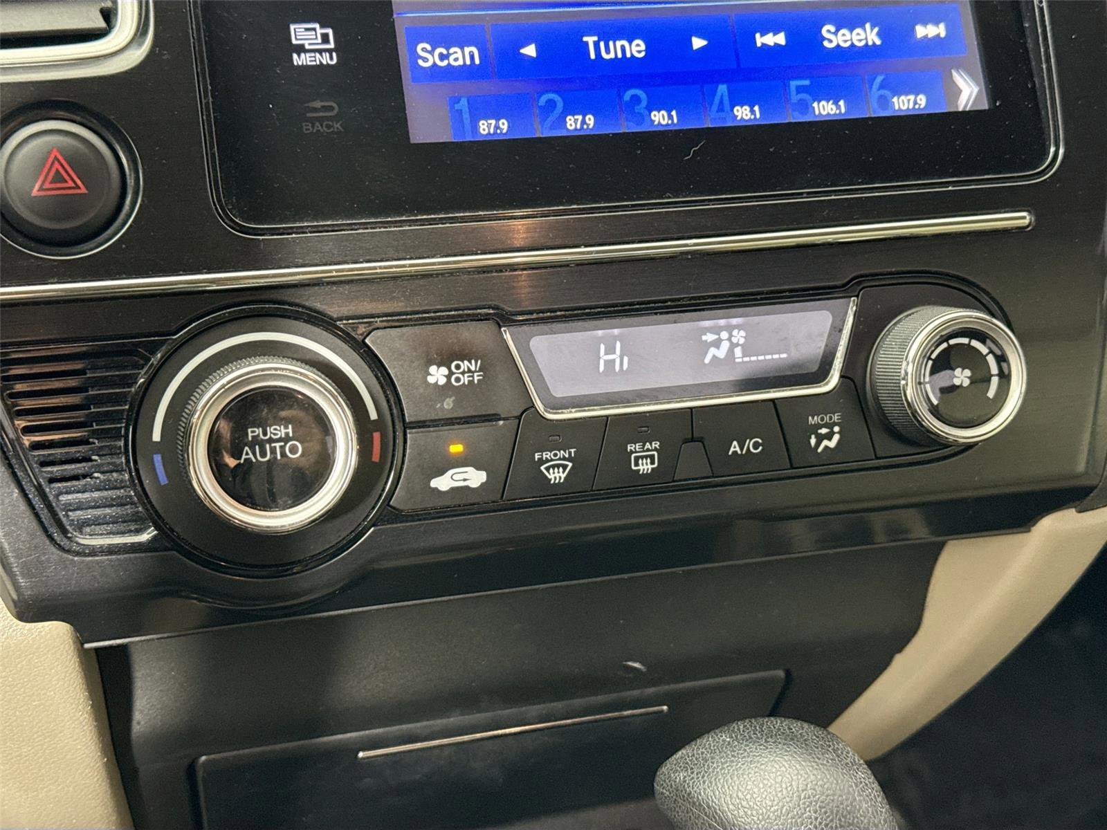 Used 2015 Honda Civic SE image 21