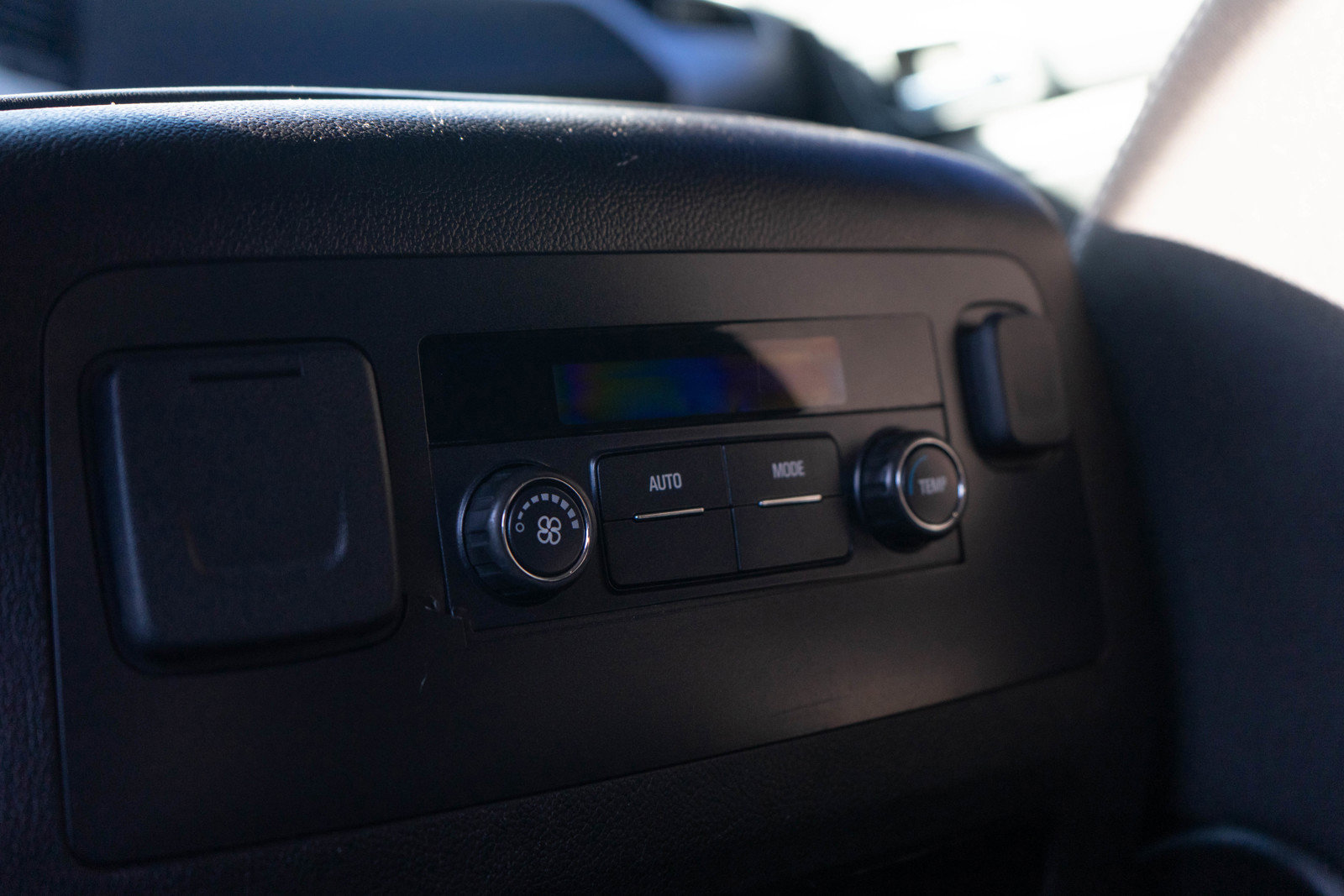 Used 2020 GMC Yukon SLE w/ SLE Value Package image 26