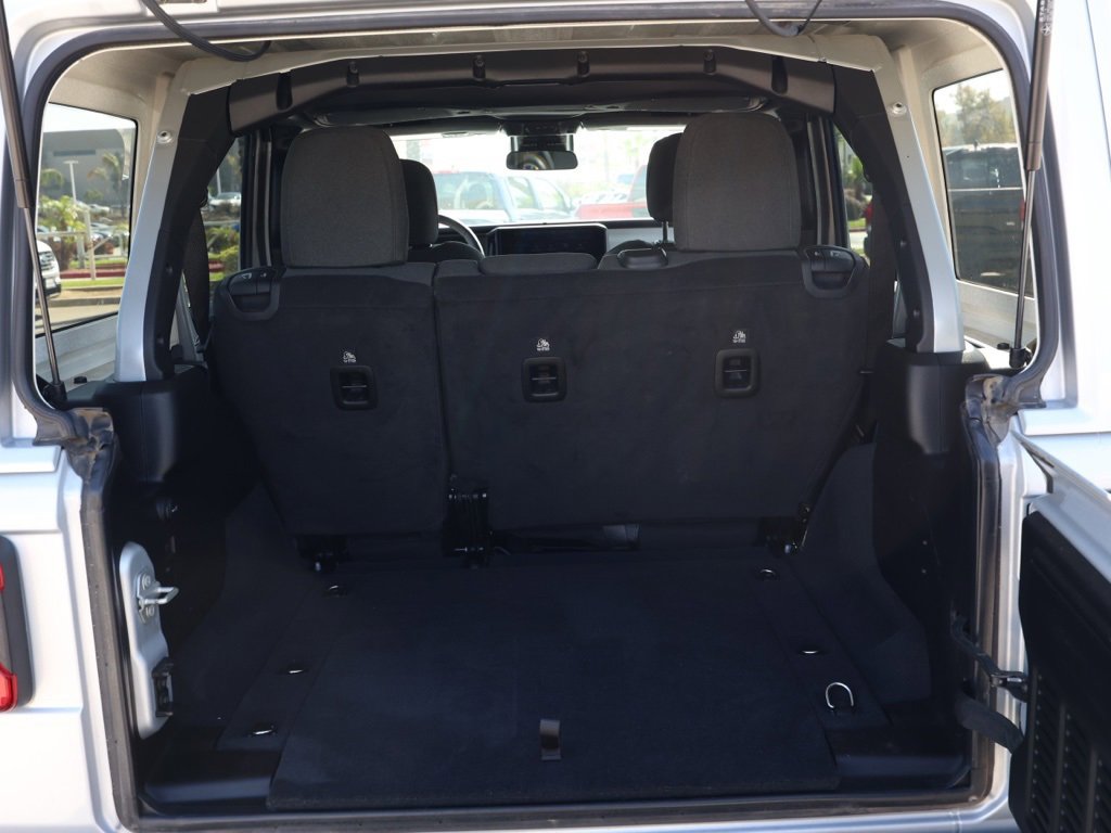 Used 2024 Jeep Wrangler Sahara image 16