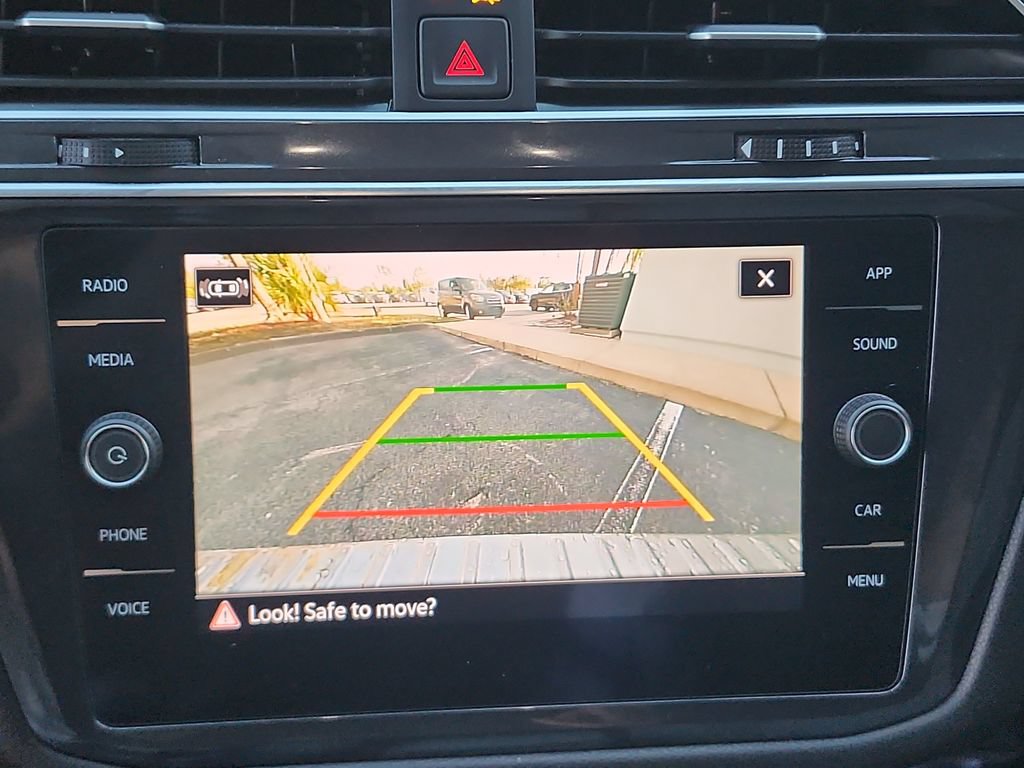 Used 2022 Volkswagen Tiguan SE FWD image 25