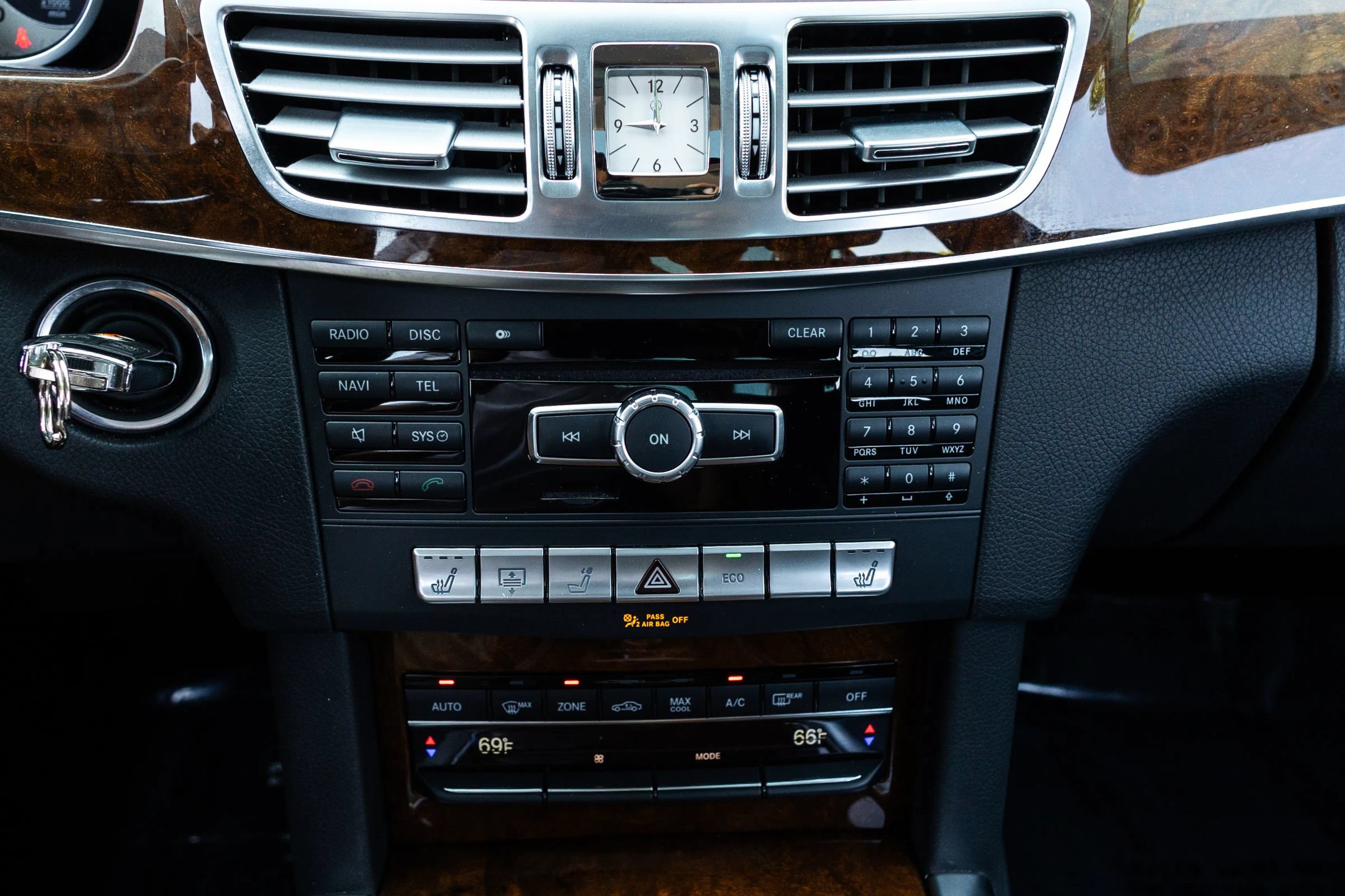 Used 2014 Mercedes-Benz E 350 4MATIC Sedan image 23