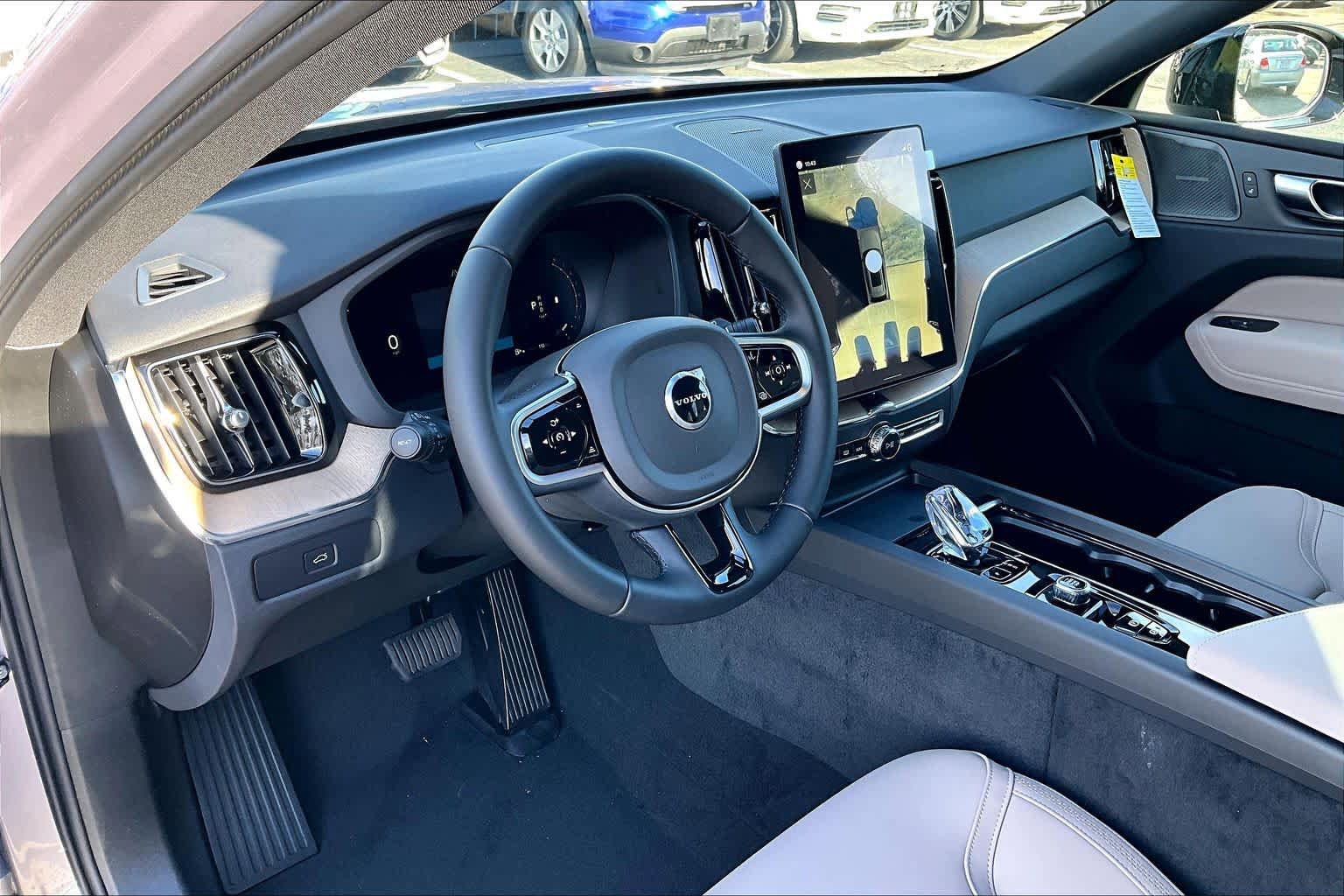 New 2026 Volvo XC60 B5 Plus w/ Protection Package Premier AWD/4WD image 9