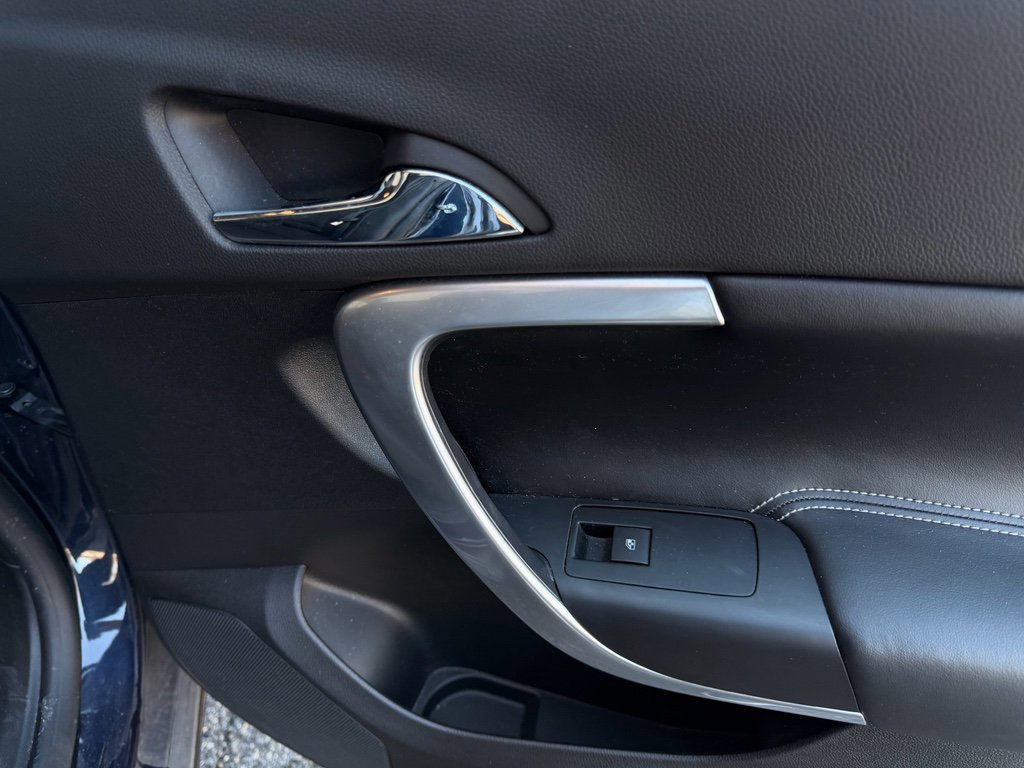 Used 2017 Buick Regal Premium w/ Driver Confidence Package #1 image 21