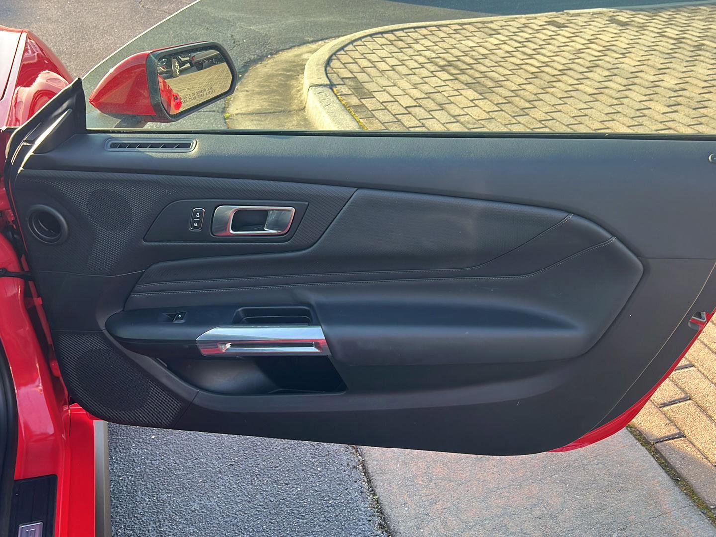 Used 2025 Ford Mustang Premium image 14