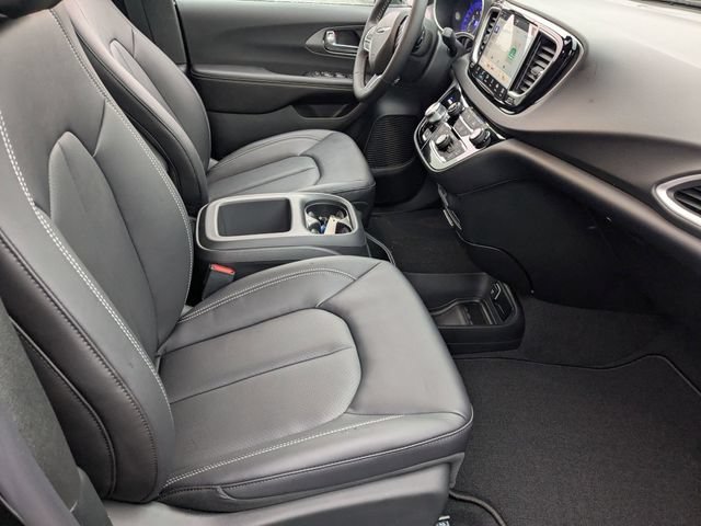 New 2026 Chrysler Voyager LX FWD image 31