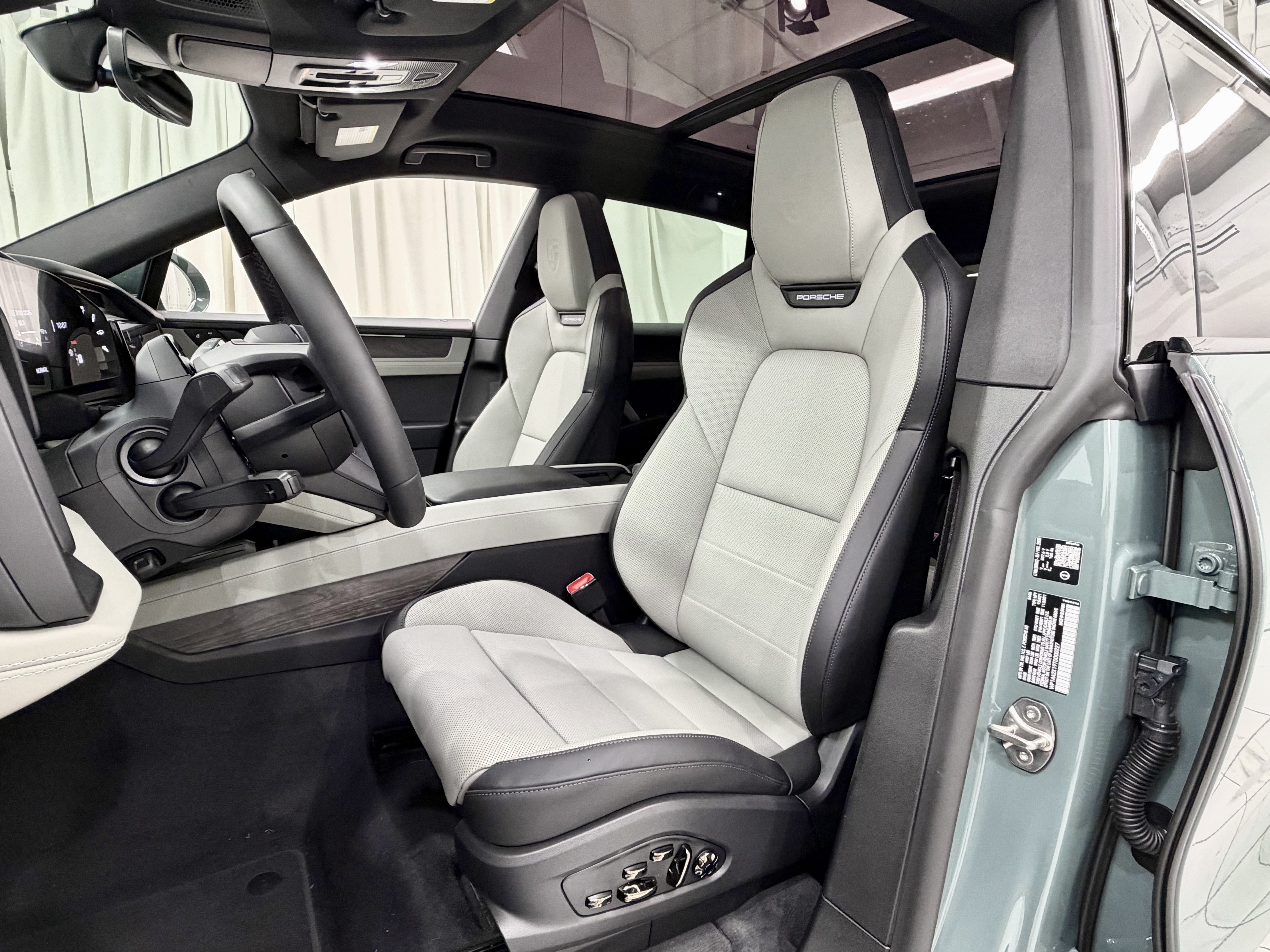 New 2026 Porsche Cayenne Electric AWD/4WD image 33